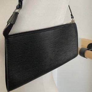 Louis Vuitton Epi Pochette Accessories 21 Black